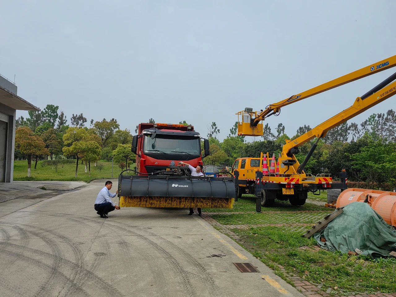 清掃車庫衛(wèi)生 推動精細管理——司機班組在行動